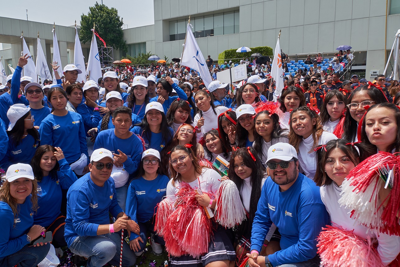 Primera piedra del hábitat educativo de Iztapalapa