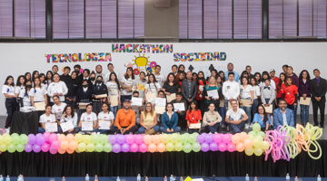 Mediante un hackatón, jóvenes de preparatoria reflexionan sobre el uso de la tecnología